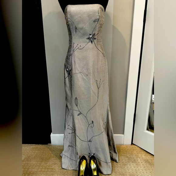 Dress embroidered Gray size M - Picture 1 of 7